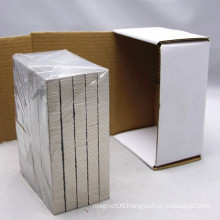 L20101 Super Thin Rectangle Magnet in Box Packing